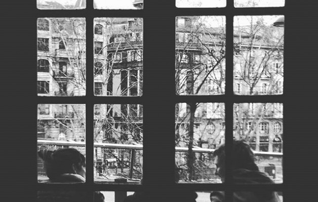 #café con vistas y buena #compañia #BarNervión #Bilbo #igersbizkaia #igerseuskadi #igerseuskalherria #ventanal #sombras #itzalak #Bilbao #blancoynegro #zuribeltz #momentos #placeresdominicales – Instagram