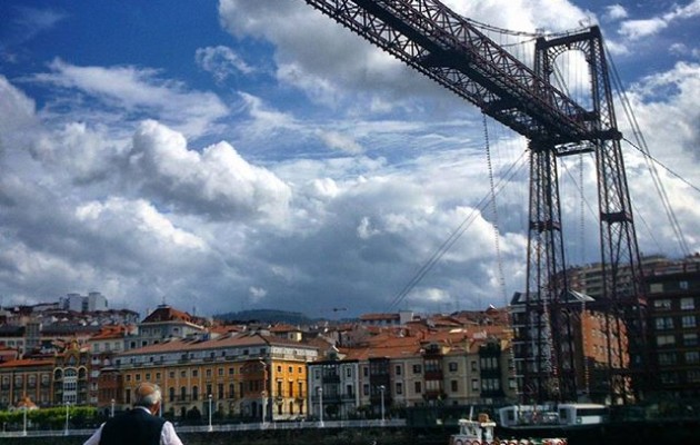 #paisajes en forma de #lienzo #observandoalobservador #Portugalete #PuenteBizkaia #PuenteColgante #igersbizkaia #igerseuskalherria #igerseuskadi – Instagram