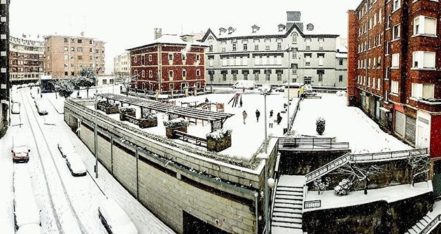 #barakaldozuria #elurramaramara #elurrabarakaldon #zuria @euskal_herria_iruditan @igerrak @igerseuskadi #nevada #nieve #larrea – Instagram