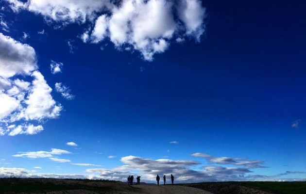 #camposdecastilla #sombras #atardecer #camino #mamblas @igers @instagrames @avilaautentica – Instagram